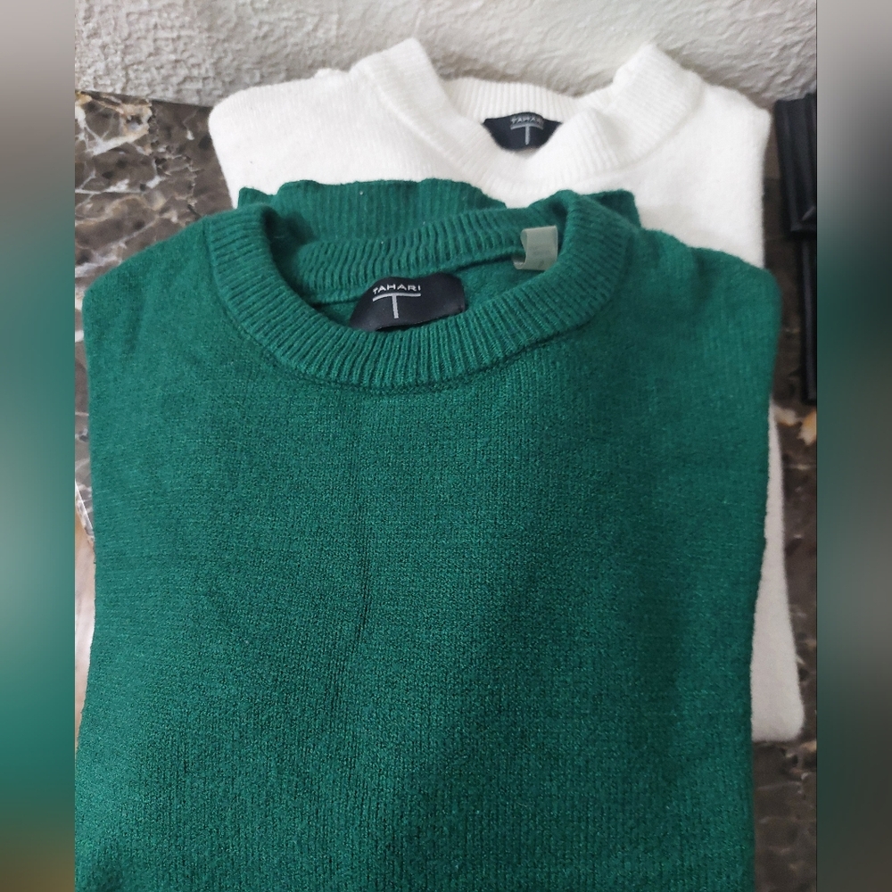 T Tahari Sweater Lot Of 2 Size S Green & White Soft Minimalist Stretch  Preppy